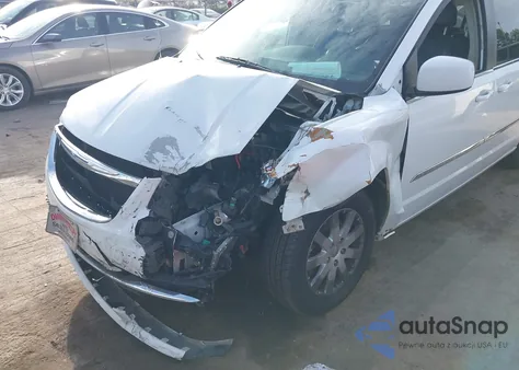 2014 Chrysler Town & Country Touring z USA, uszkodzony, nr VIN 02C4RC1BG2ER21527